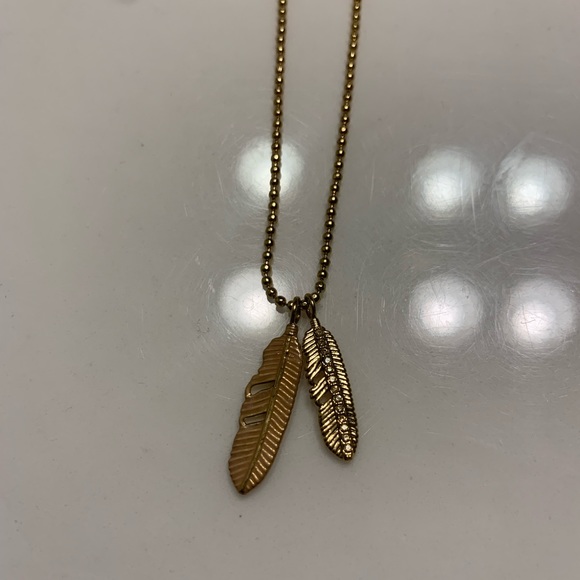 NWOT AUTHENTIC & RARE COACH 14K GOLD PLATED FEATHER NECKLACE! - Picture 3 of 5